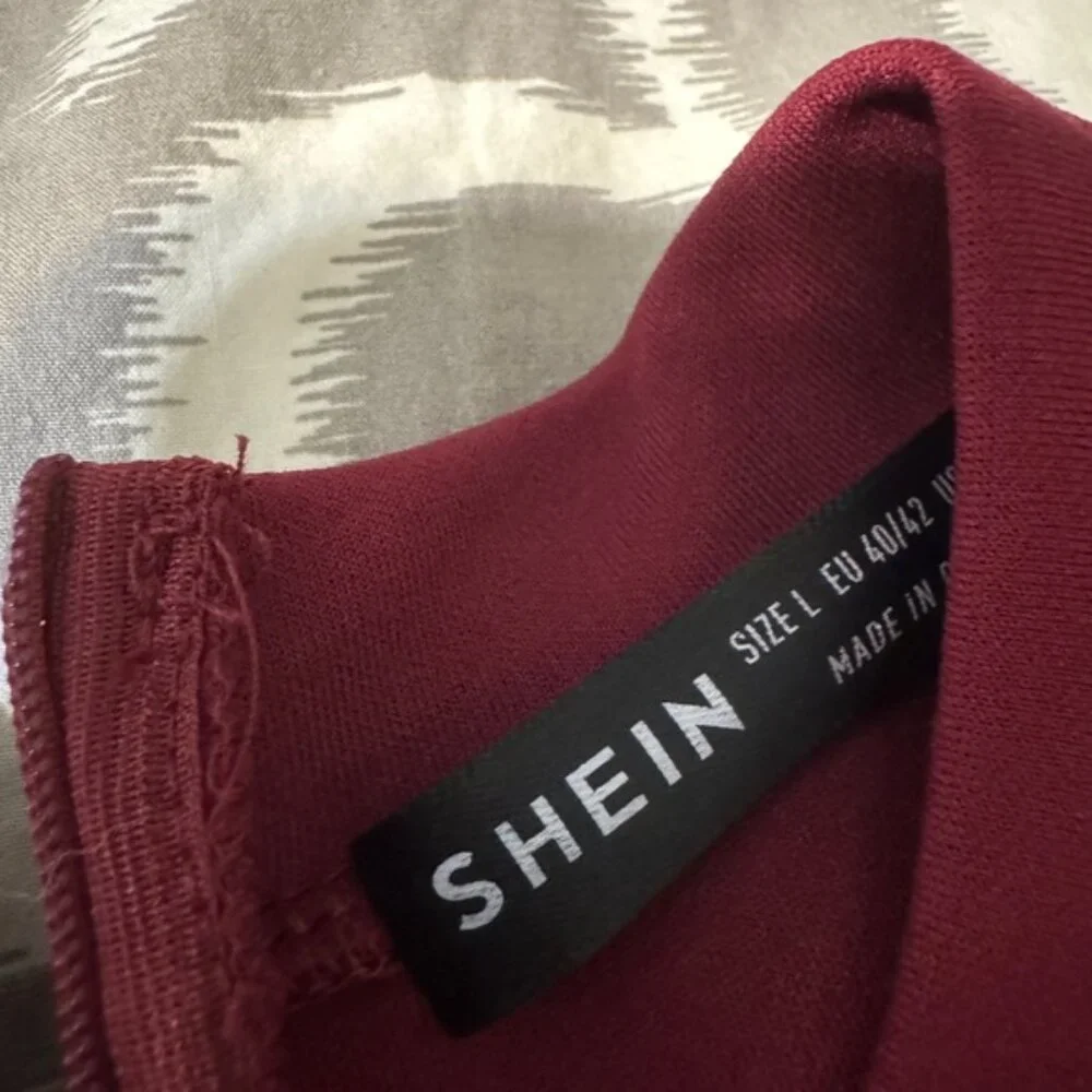 Chic Cutout Long Sleeve Dress in Burgundy - Picture 2 of 3